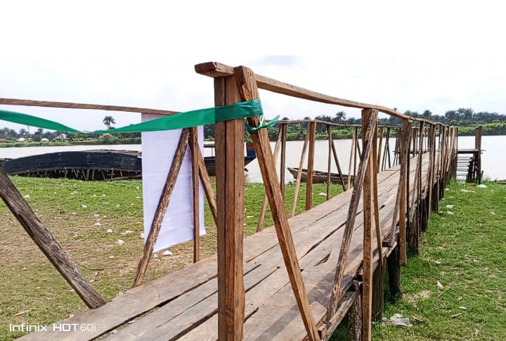 TONTON-AMA, CONSTRUCTION OF WOODEN JETTY